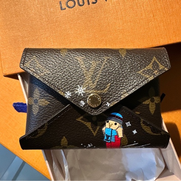 2023 Christmas Kiragami featuring a "Vivienne on a sled" Card Case -LK new - Picture 2 of 12